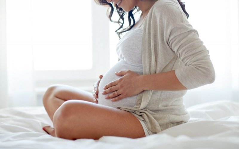 Mang thai là một trong những nguyên nhân gây rạn da mông